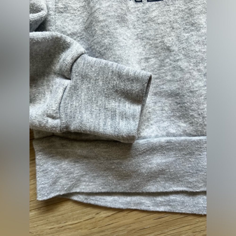 Never Gives Up Graphic Crew Neck Sweatshirt - Picture 4 of 5